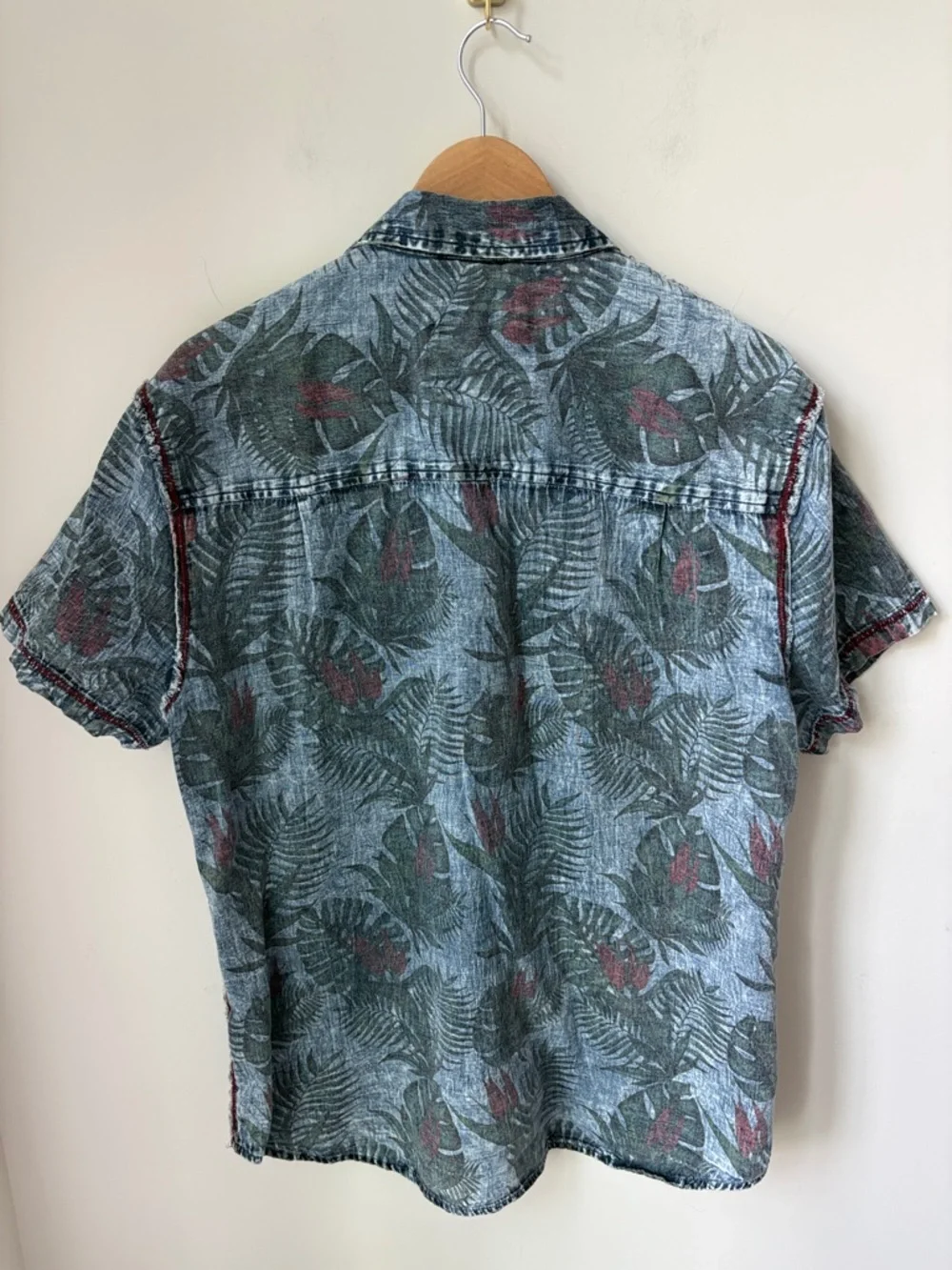 True Religion Palm Leaf Tropical Printed Denim Look Shirt Button Front Size XL